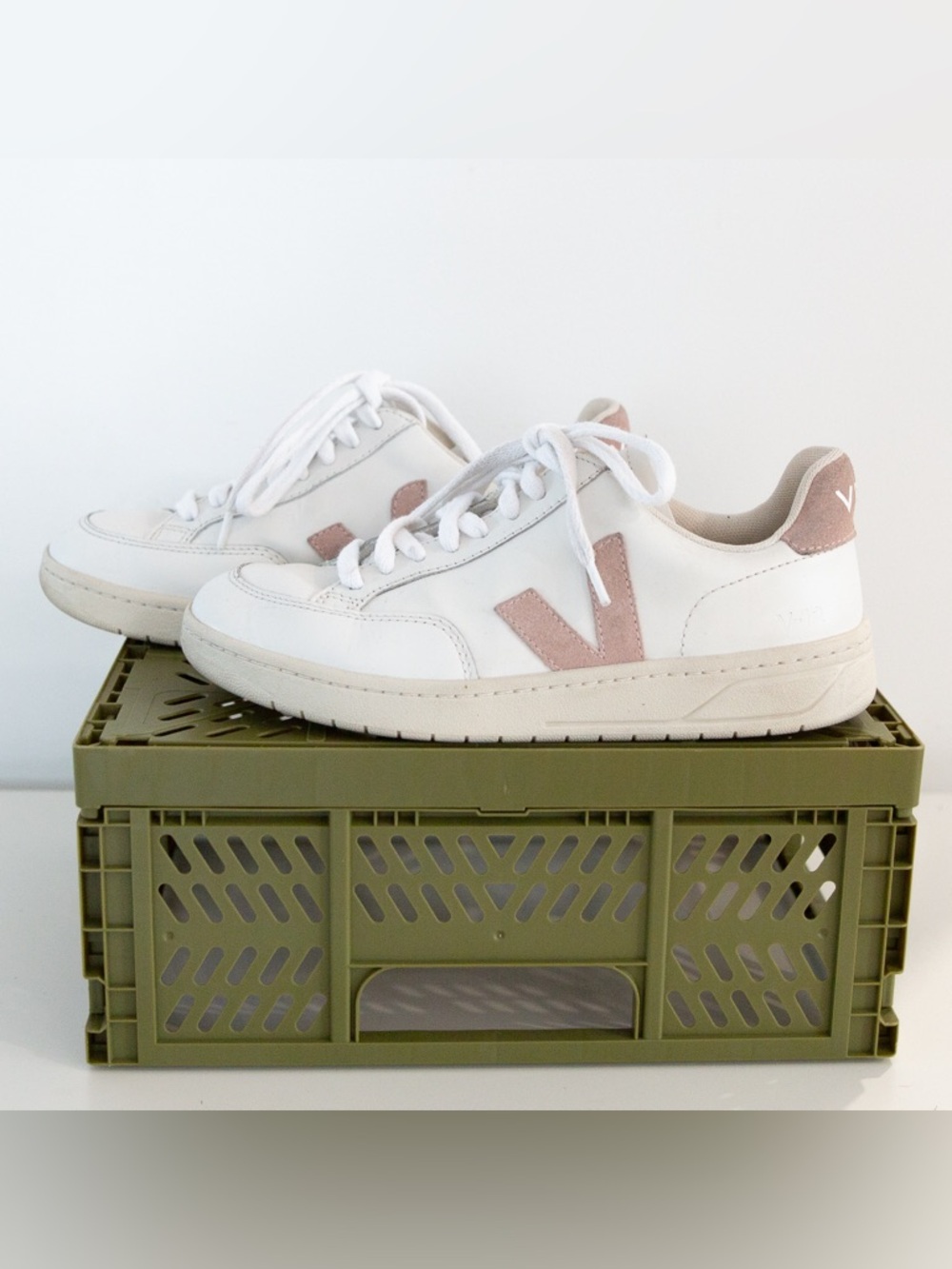 Veja V-12 White Leather Sneakers Pink Logo EU 36 / US 5